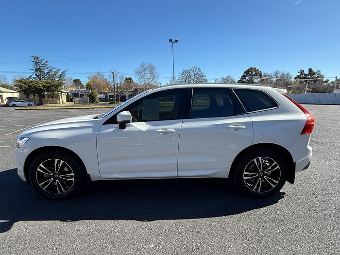 2020 Volvo XC60 D4 Momentum