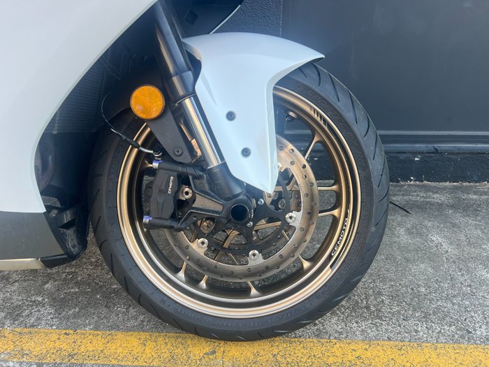 2025 CFMOTO 500 SR VOOM WHITE