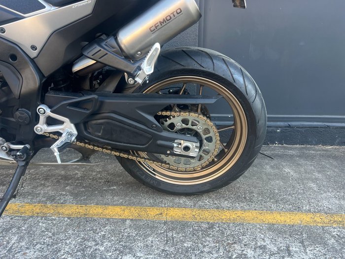 2025 CFMOTO 500 SR VOOM WHITE