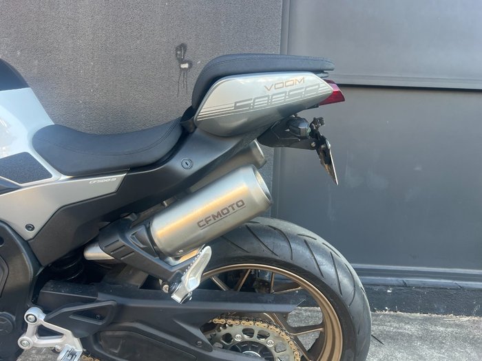 2025 CFMOTO 500 SR VOOM WHITE