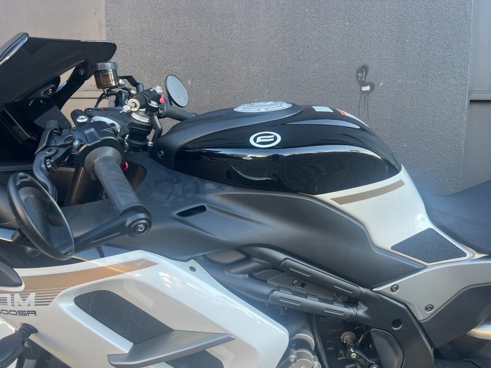 2025 CFMOTO 500 SR VOOM WHITE