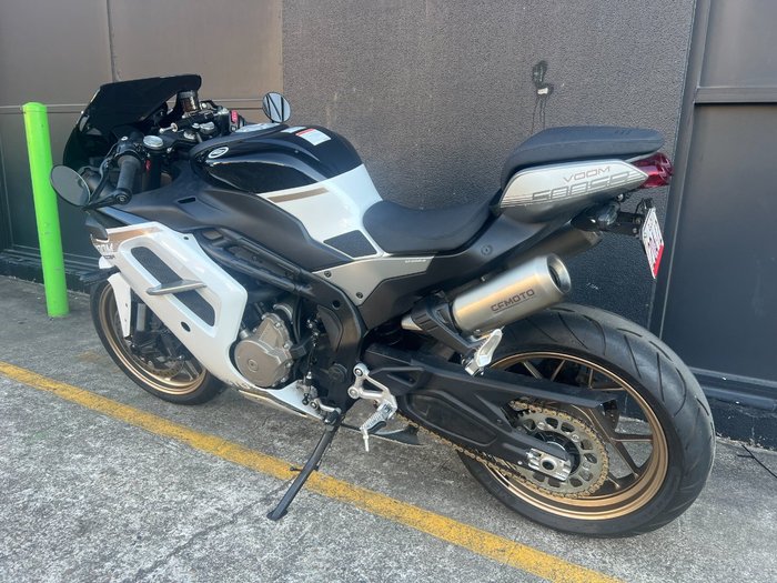 2025 CFMOTO 500 SR VOOM WHITE