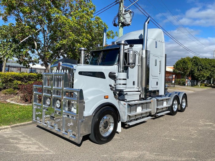 2017 Kenworth T909