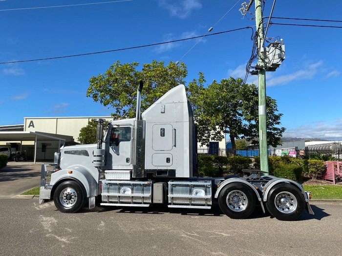 2017 Kenworth T909