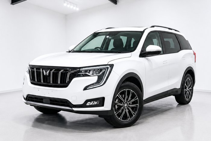 2025 Mahindra XUV700