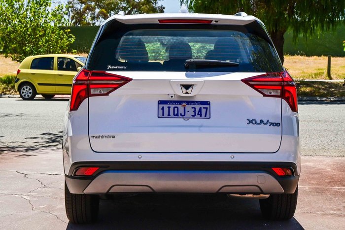 2025 Mahindra XUV700 AX7L
