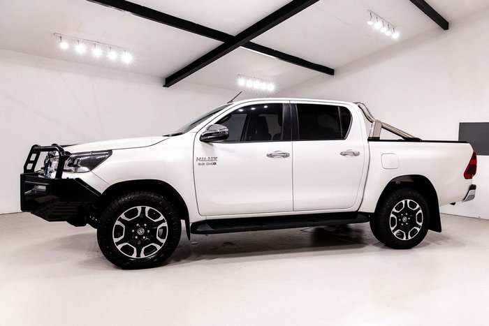 2021 Toyota Hilux SR5