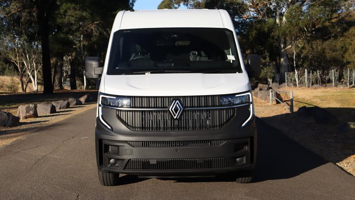 2026 Renault Master Mid Roof MWB
