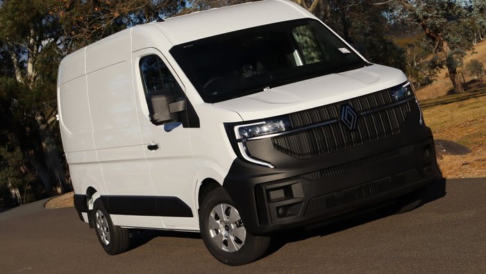 2026 Renault Master Mid Roof MWB