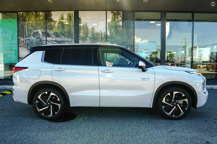 2025 Mitsubishi Outlander PHEV Exceed Tourer