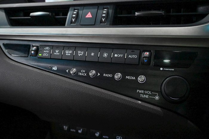 2019 Lexus ES 300h Sports Luxury