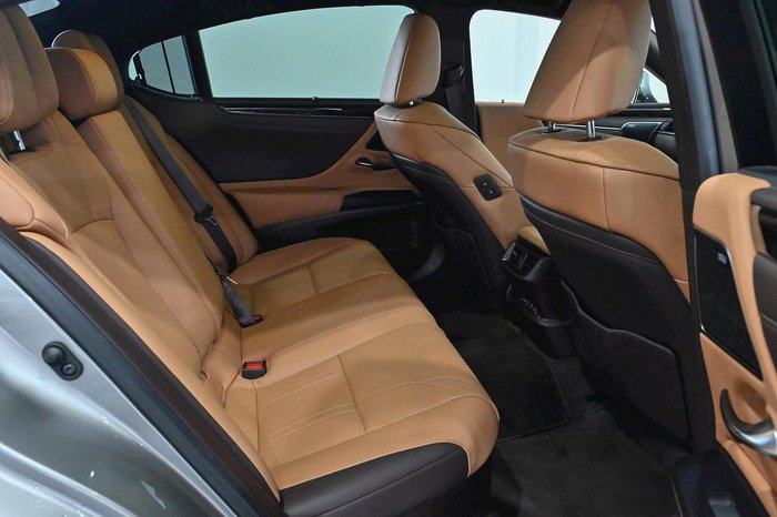 2019 Lexus ES 300h Sports Luxury