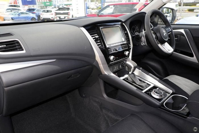 2025 Mitsubishi Pajero Sport GLS