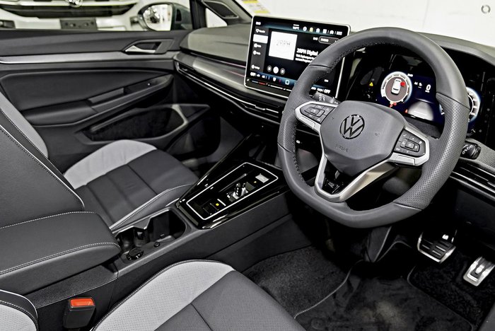 2026 Volkswagen Golf 110TSI R-Line