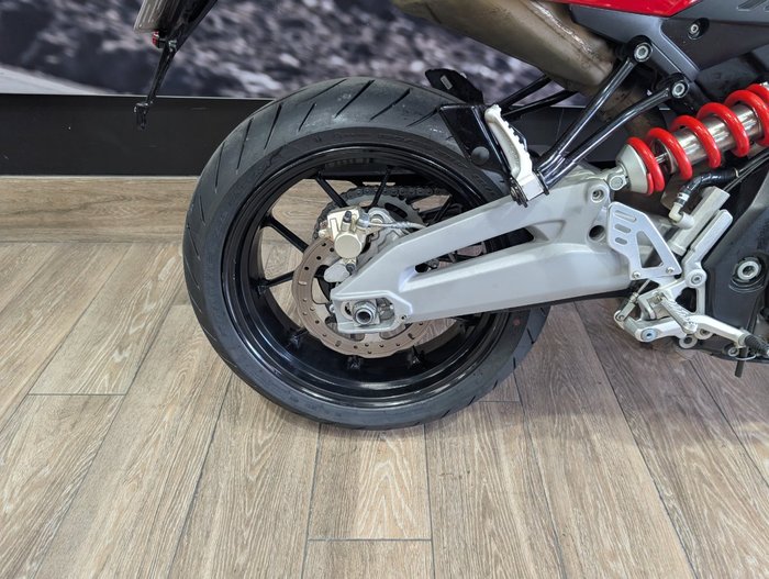 2014 APRILIA SHIVER SPORT RED