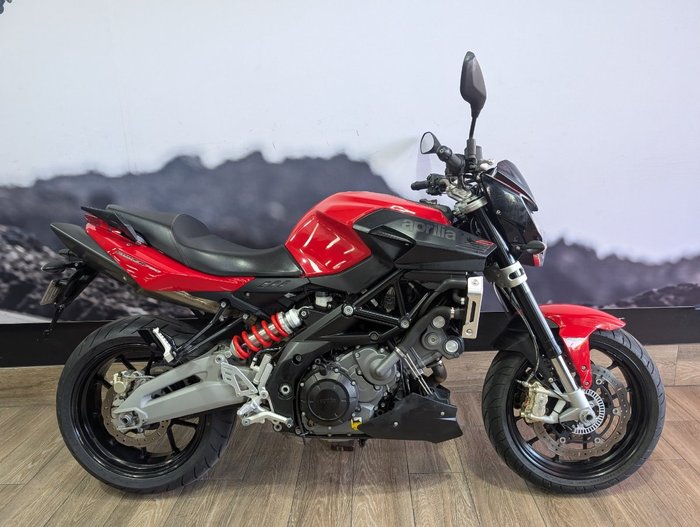 2014 APRILIA SHIVER SPORT RED