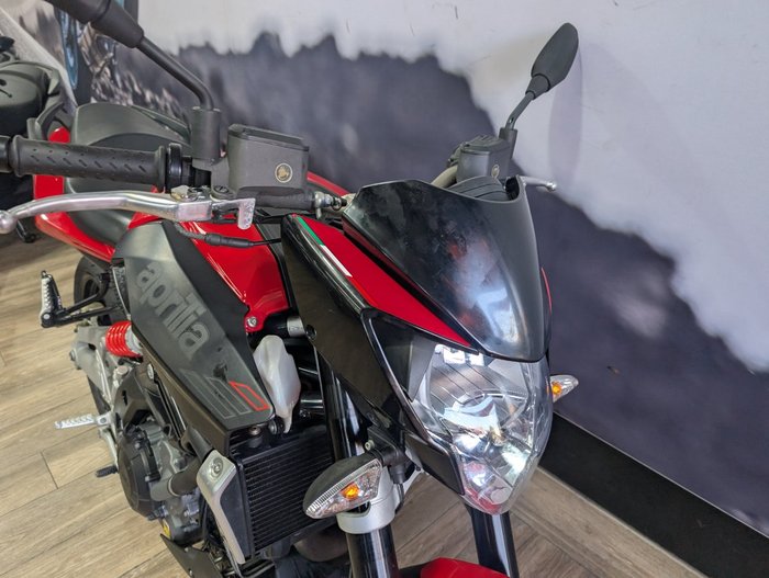 2014 APRILIA SHIVER SPORT RED