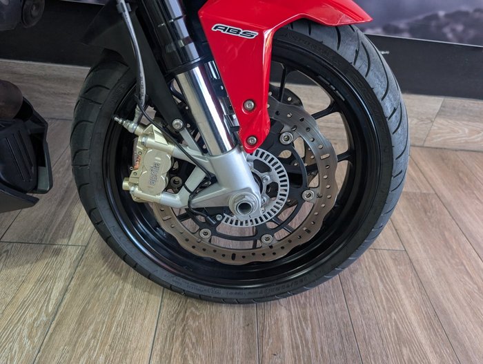 2014 APRILIA SHIVER SPORT RED