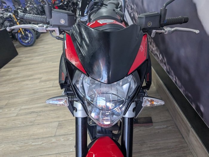 2014 APRILIA SHIVER SPORT RED