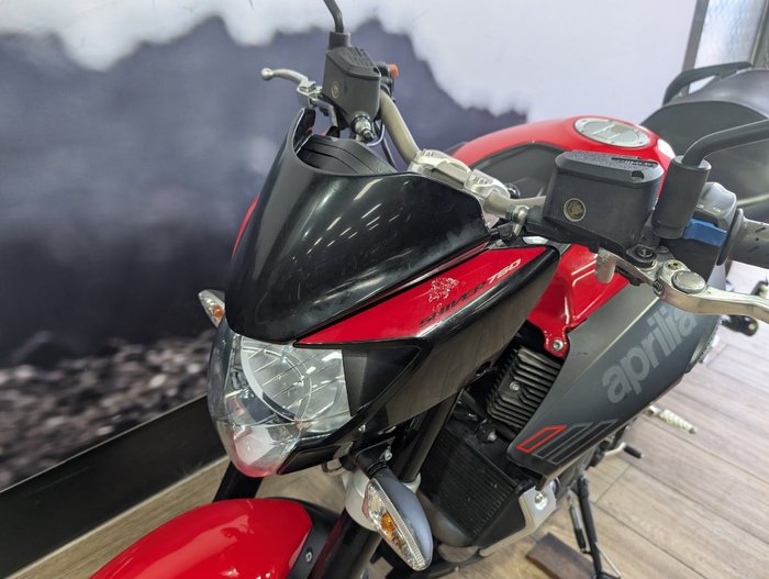 2014 APRILIA SHIVER SPORT RED