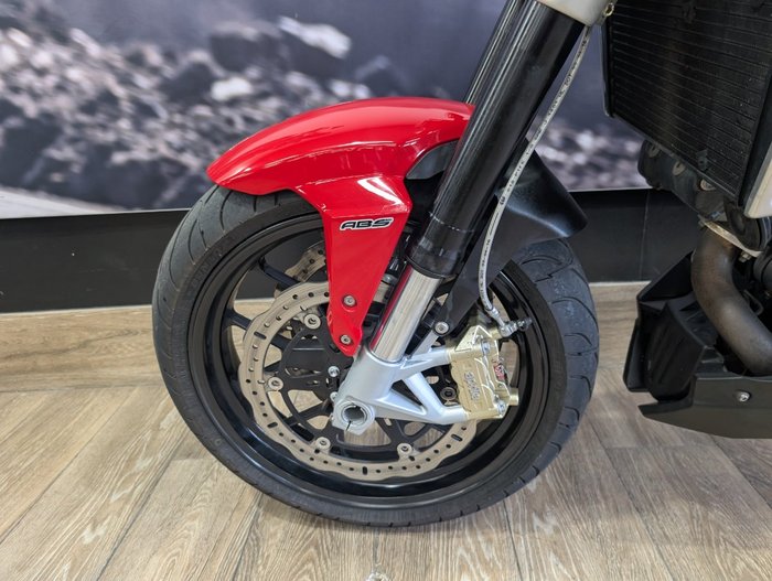 2014 APRILIA SHIVER SPORT RED