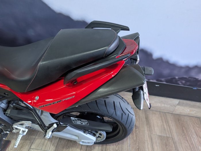 2014 APRILIA SHIVER SPORT RED