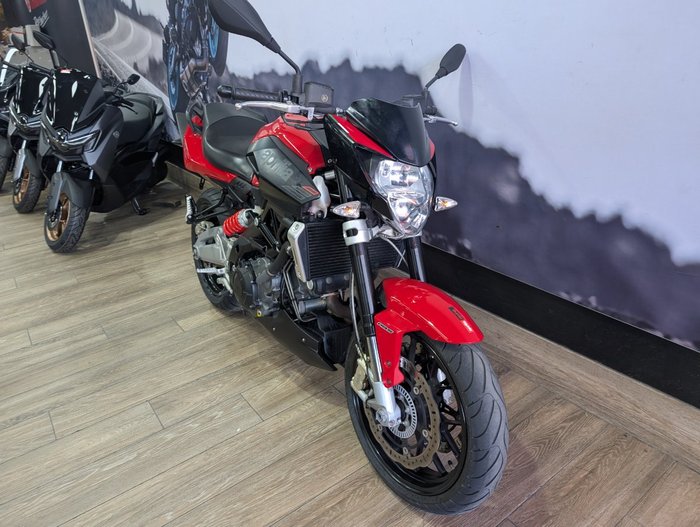 2014 APRILIA SHIVER SPORT RED