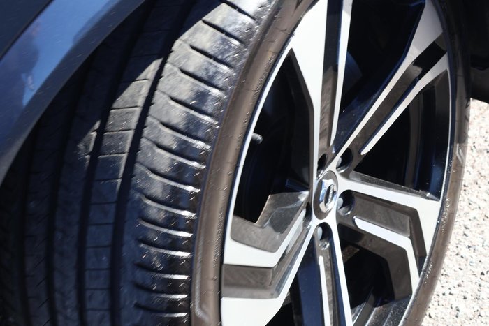 2020 Volvo XC90 T6 R-Design