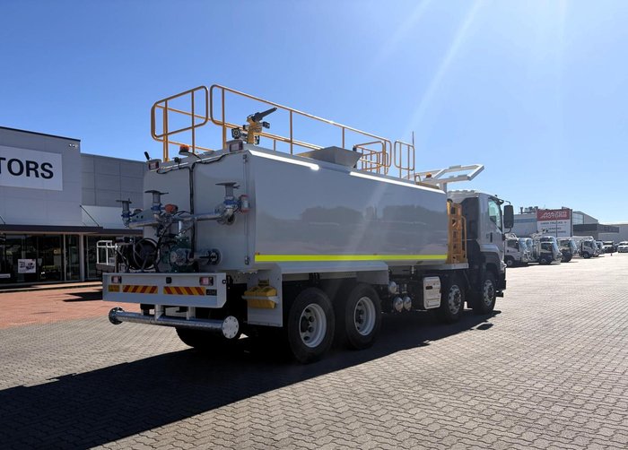 2026 Isuzu Fyh 320-355  At R60 8X4  Water Car