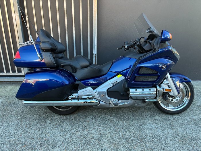 2014 Honda GL1800 GOLDWING LUXURY BLUE