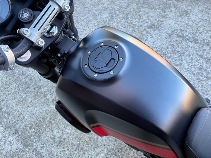 2022 Royal Enfield SCRAM BASE E5 BLACK