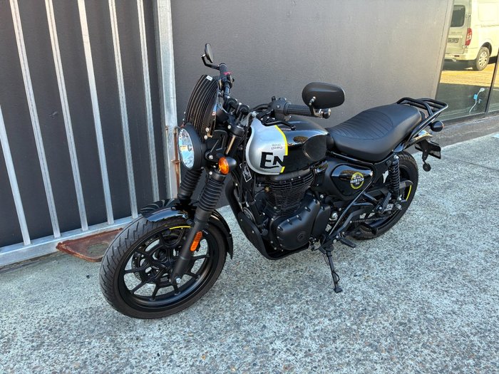2022 Royal Enfield HUNTER 350 BLACK