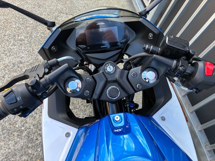 2026 Suzuki GIXXER SF WHITE