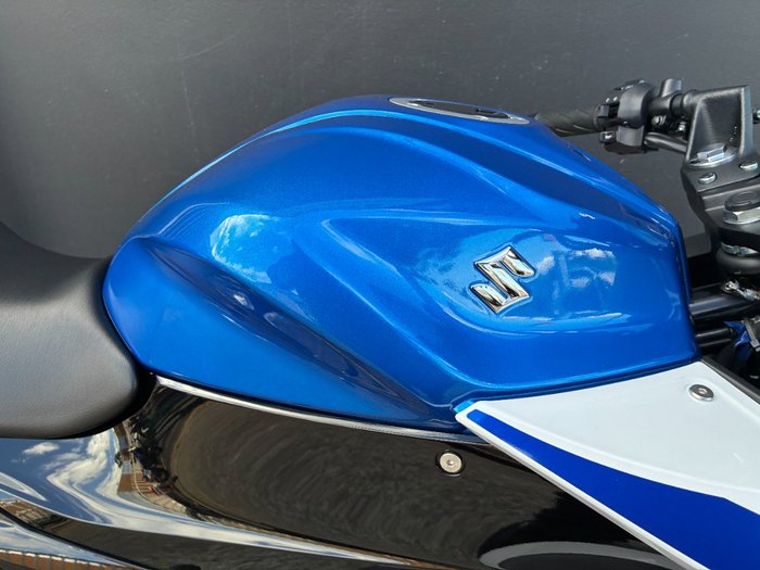 2026 Suzuki GIXXER SF WHITE