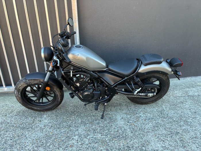 2017 Honda CMX500 SILVER