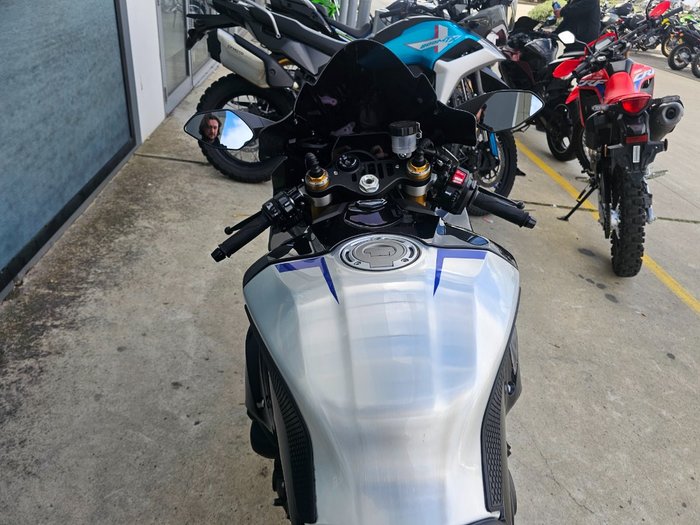 2024 Yamaha YZF-R1 M Black