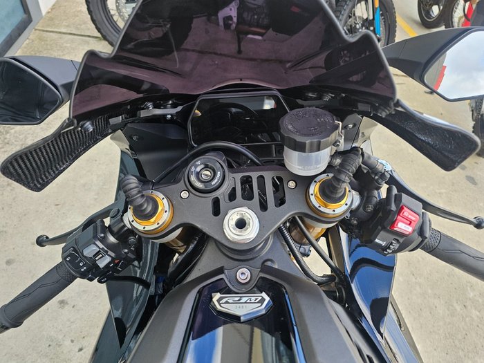2024 Yamaha YZF-R1 M Black