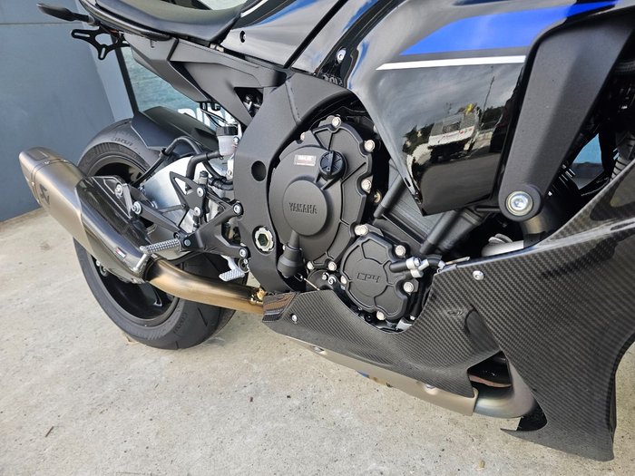 2024 Yamaha YZF-R1 M Black