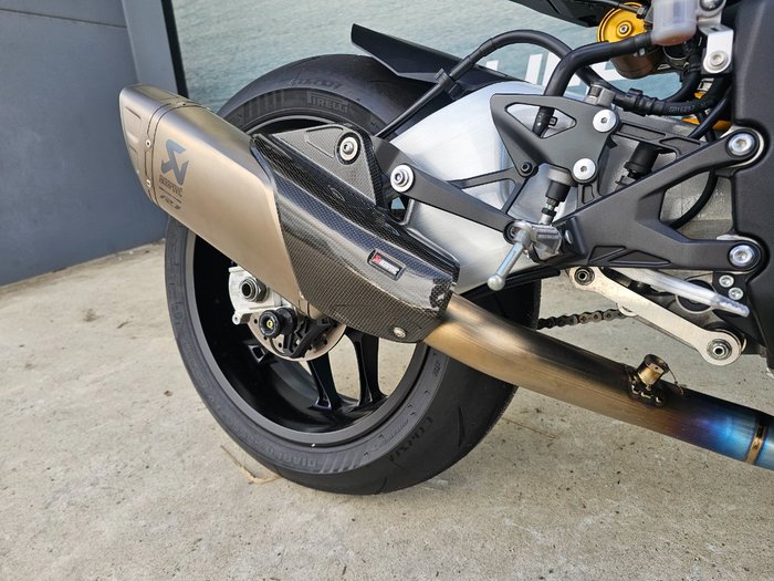 2024 Yamaha YZF-R1 M Black