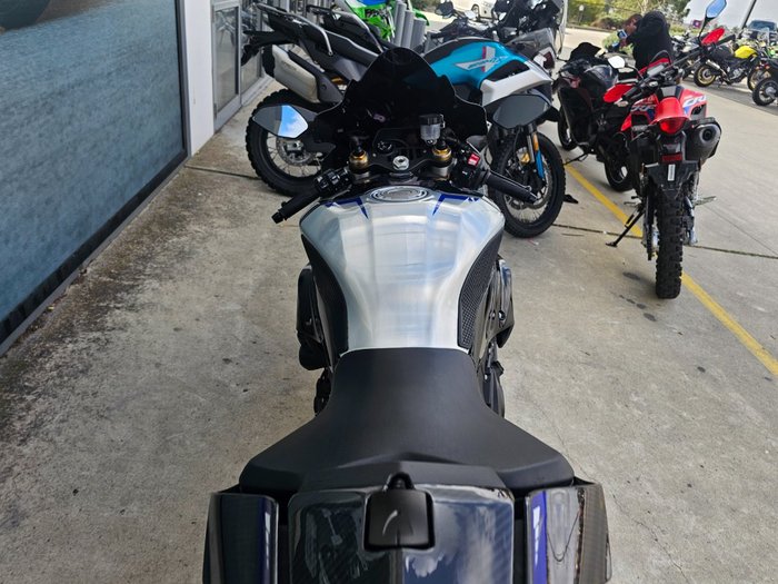 2024 Yamaha YZF-R1 M Black