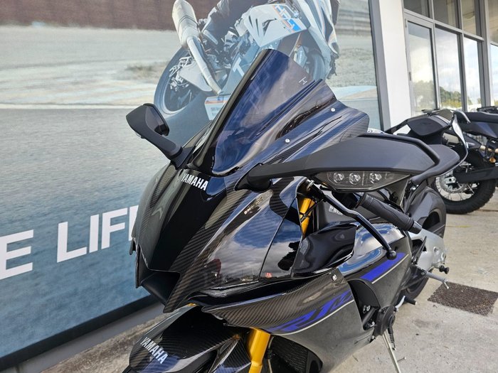 2024 Yamaha YZF-R1 M Black