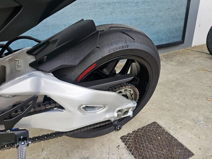 2024 Yamaha YZF-R1 M Black