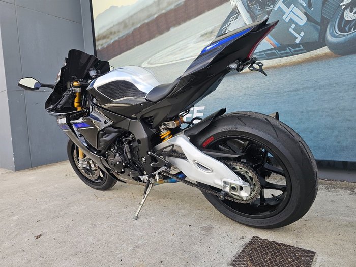 2024 Yamaha YZF-R1 M Black