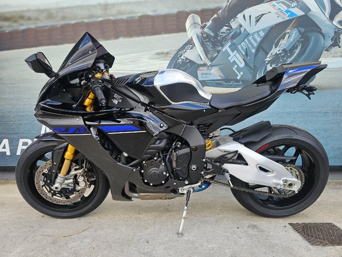 2024 Yamaha YZF-R1 M Black