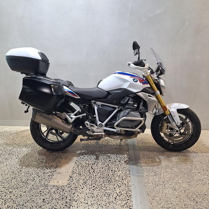 2022 BMW
