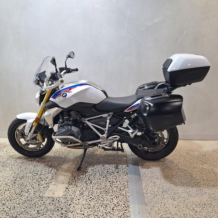 2022 BMW