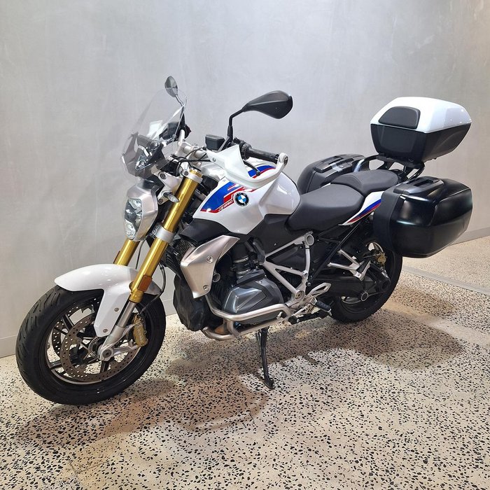 2022 BMW