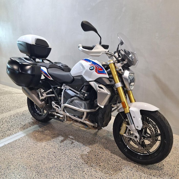 2022 BMW