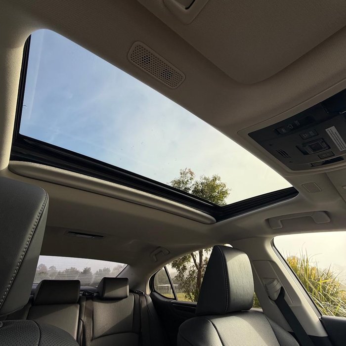 2023 Lexus ES 300h Luxury