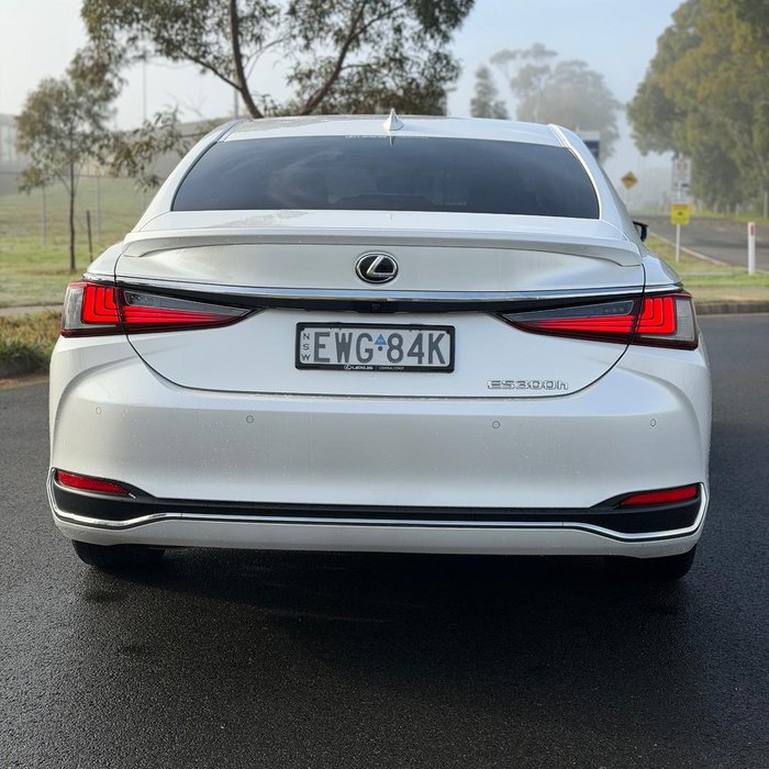 2023 Lexus ES 300h Luxury